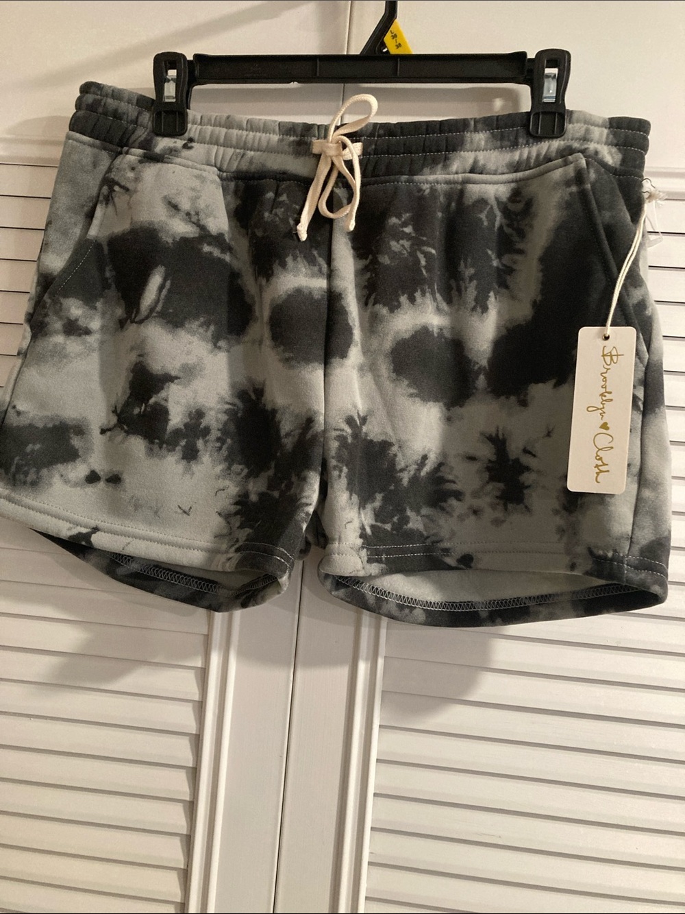 Men’s Brooklyn Cloth Black & Gray Tie-Dye Athletic Shorts. NWT
